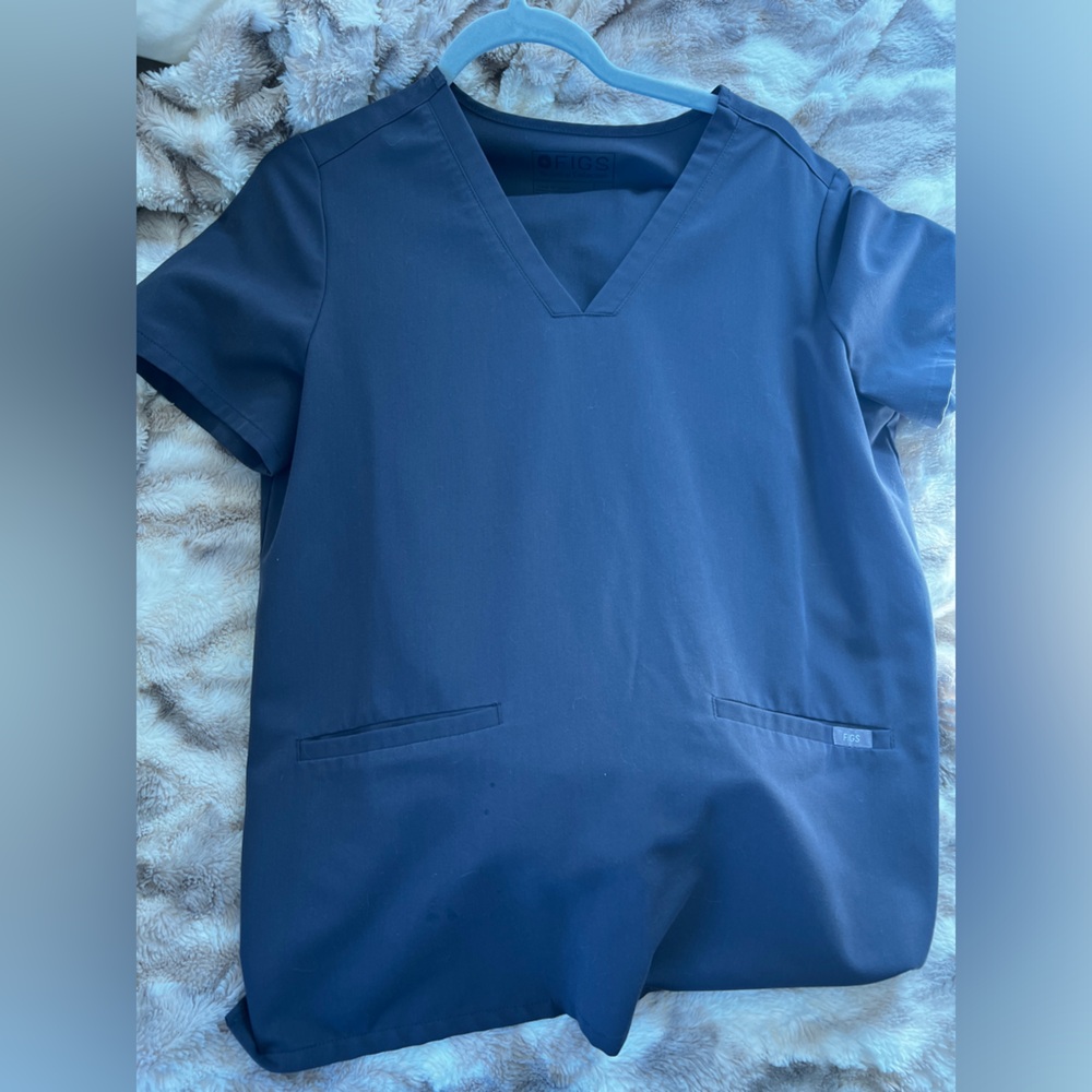 Figs Scrubs: Charcoal: M Casma Top & L Zamora Joggers